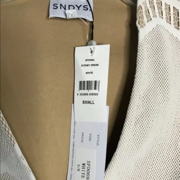 Sndy’s NWT white with nude lining so beautiful. Never got to wear Size 2-4 sold - Picture 6 of 6
